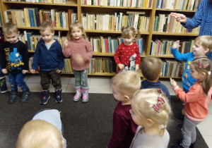 Dzieci w Bibliotece z okazji Dnia Misia